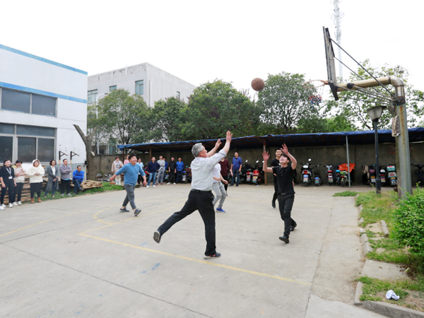 運動(dòng)會(huì )籃球賽